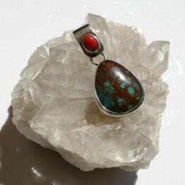 Pendentif Turquoise et corail rouge